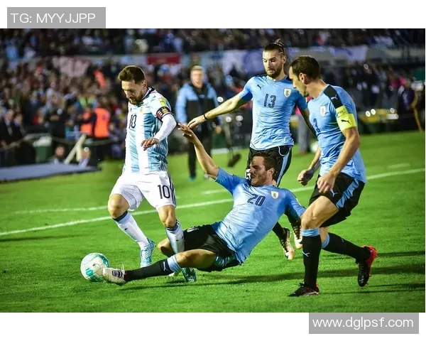 揭露非法足球明星球员背后的黑暗交易与不为人知的故事