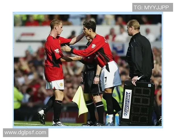 曼联足球明星的辉煌历程与传奇时刻回顾 曼联足球明星的辉煌历程与传奇时刻回顾