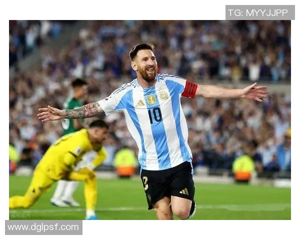 足球明星的儿子不仅继承了父亲的运动天赋还在学业上展现出超凡才华 足球明星的儿子不仅继承了父亲的运动天赋还在学业上展现出超凡才华