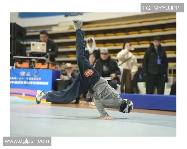 街舞热议：重庆街舞队的力量争议